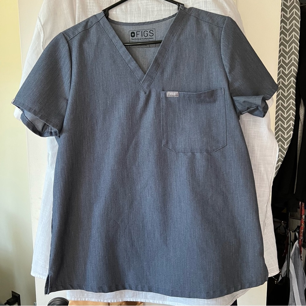FIGS CATARINA scrub top in HEATHERED DENIM